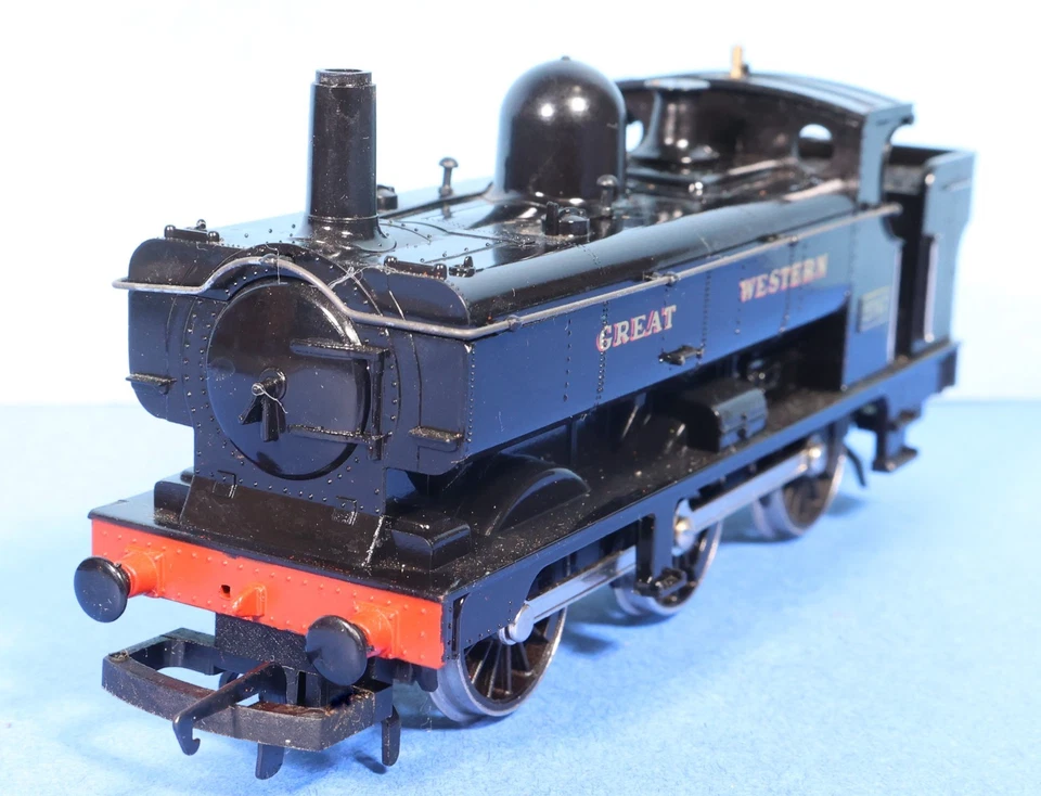 Hornby Great Western 2747 Pannier Tank Open Cab Black Livery 0-6-0 Steam Engine - Image 3 of 4