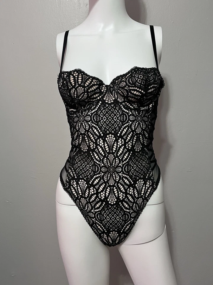 Bodysuit tanga de renda preta Victoria's Secret Dream Angels tamanho 32B (XS/S) - Imagem 2 de 4
