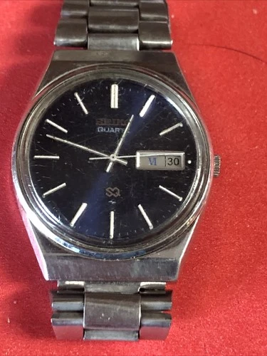 Vintage Men’s Silver Tone Seiko SQ Quartz Watch.  Runs