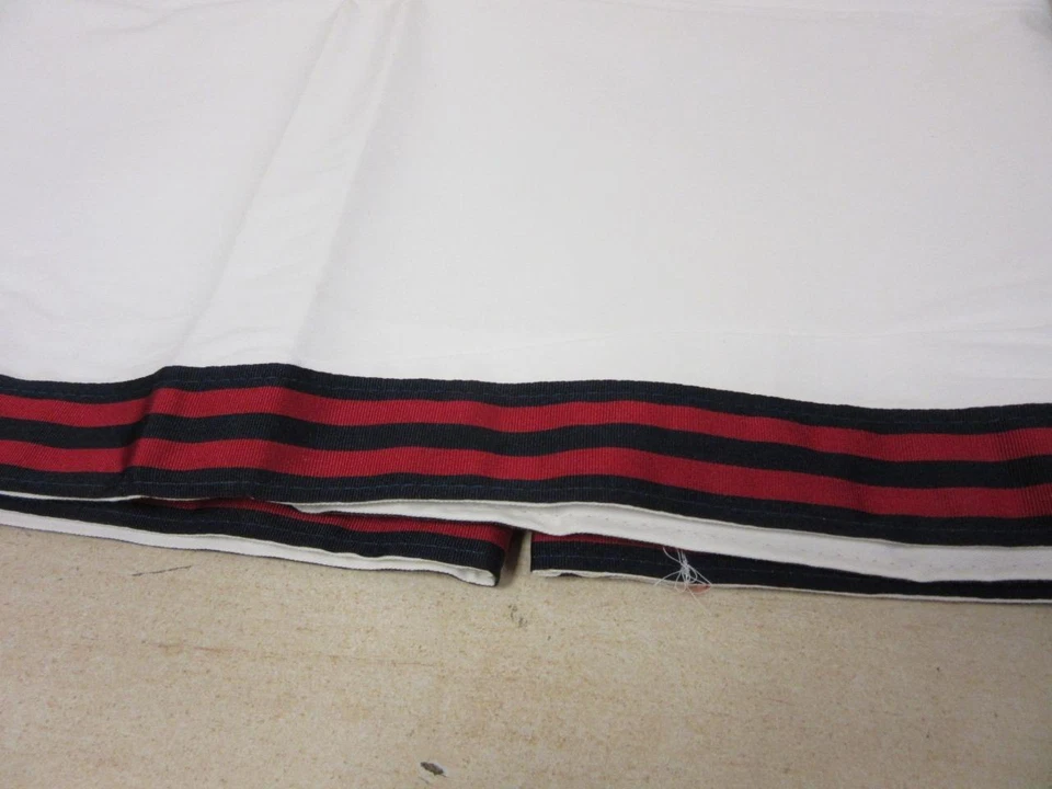 Bay Harbor Club Tab Top Valance branco náutico com acabamento vermelho e marinho NOVO! - Imagem 2 de 4