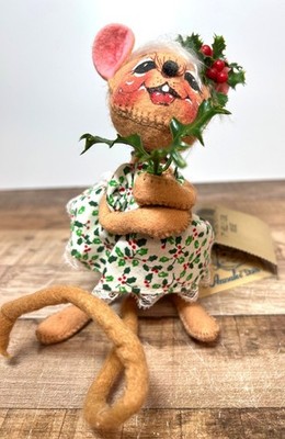 Annalee Holly Girl Mouse Christmas Figurine In Holiday Dress 7711