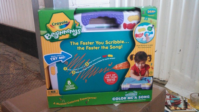 2 PC Crayola Beginnings Washable Color Me a Song & Creativity Center