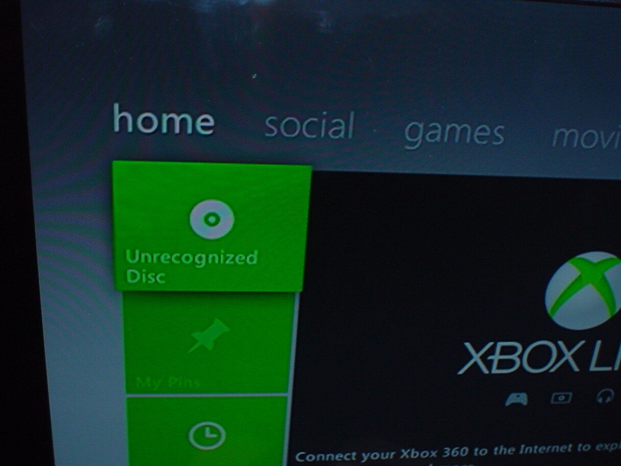 MICROSOFT XBOX 360 SLIM E 1538 4gb console only PARTS/REPAIR Won't