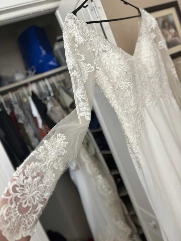 Oleg Cassini Wedding Dress - Image 3 of 4