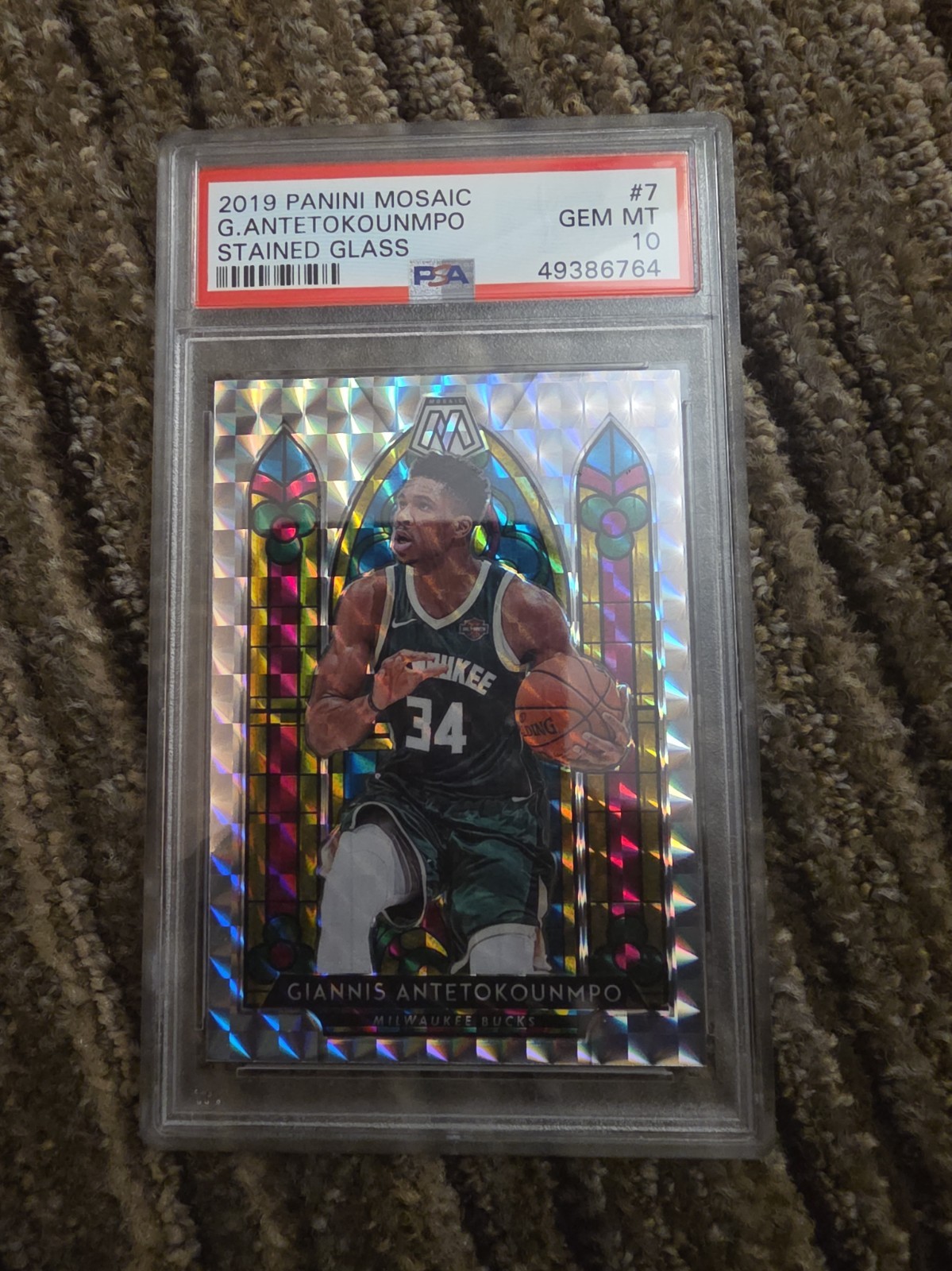 2019-20 Panini Mosaic - Stained Glass Giannis Antetokounmpo #7 PSA 10 view 1