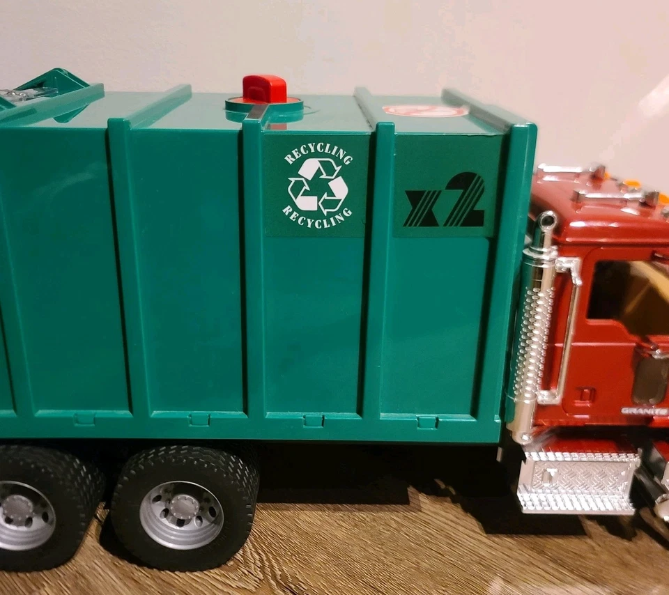 Caminhão de lixo Brother 02812 MACK granito carregamento traseiro 28.12.10 / levemente usado - Imagem 4 de 4