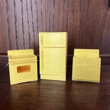 Vintage Fisher Price 1975 Yellow Refrigerator Double Sink Oven Range Doll House