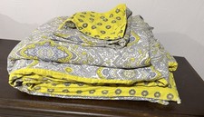Paisley Twin Comforter and Pillow Sham -100 Cotton- Citron Gray defect