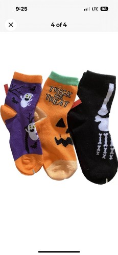 NWT 3 Pairs Kids Size 7-8.5 Halloween Ankle Socks Skeleton Pumpkin Ghost & Bats - Picture 2 of 3