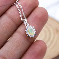 925 Sterlingsilber Natürlich Äthiopische Feuer Opal & Cz Halo Anhänger Halskette