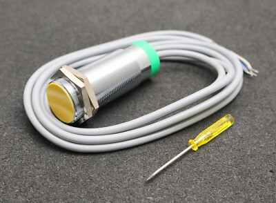 TURCK Näherungsschalter BC10-M30-VP4 Gewinde M30x1,5 Betriebsspannung: 10-65VDC
