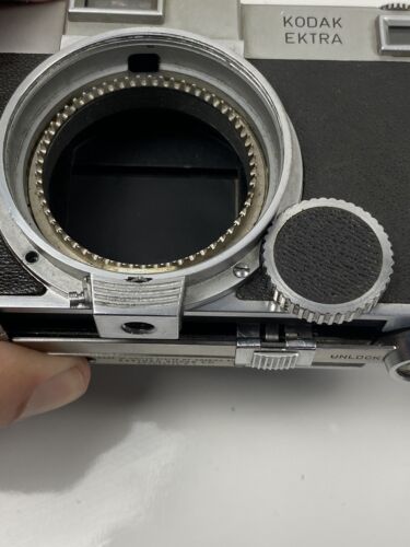 Rara fotocamera vintage Kodak Ektra 35 mm pellicola telemetro + Exa II: per parti di ricambio, così com'è. - Foto 16 di 24