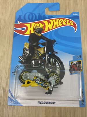 HOT WHEELS 2018 HW MOTO 5/5 - TRED SHREDDER YELLOW - ERROR UPSIDE DOWN - Sealed