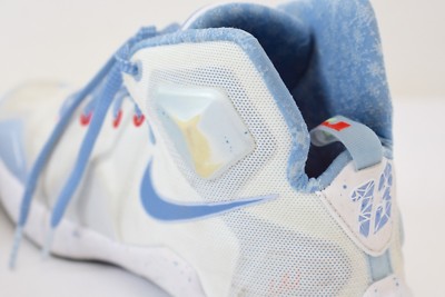 NIKE Lebron James White/Blue Fabric/Leather Athletic Shoes  display picture 1