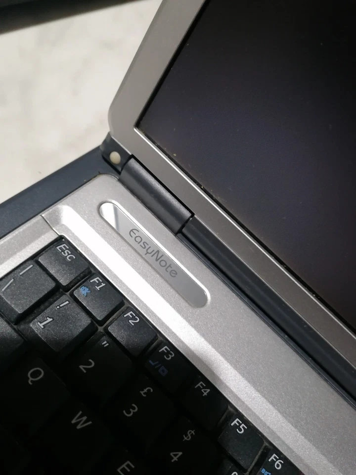 Packard Bell Easy Note Vintage - Immagine 2 di 4