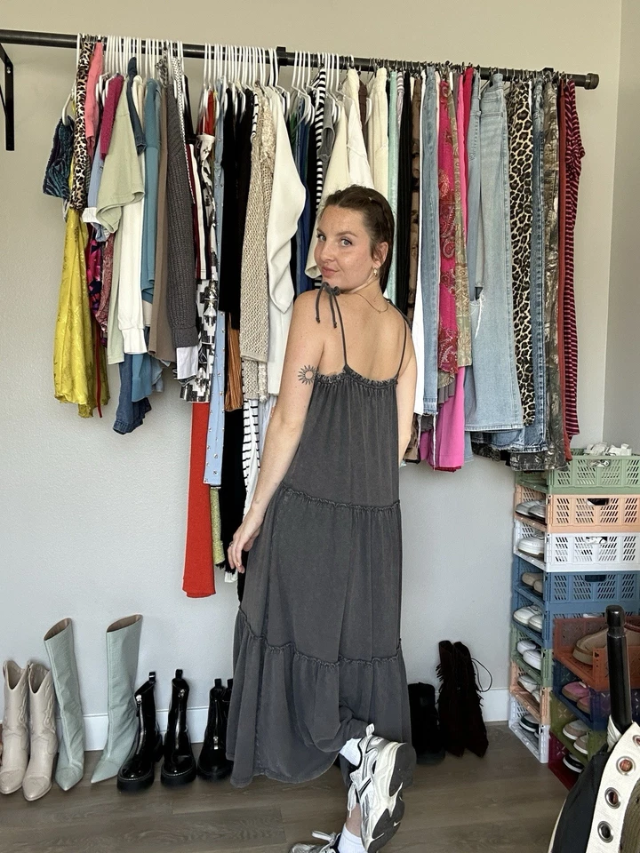 Maxi vestido para mujer Lucky Brand gris carbón en capas talla S Foto 2 de 4