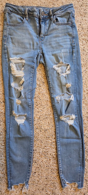 American Eagle Women's Size 6 Reg Medium Wash Distressed Ripped Stretch Jeggins