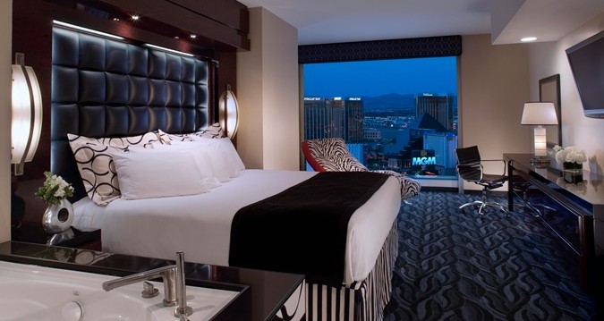 Elara Hilton Las Vegas: SEMA 2026 Nov 3-7, 4 nights, 1 Bedroom Grand sleeps 4