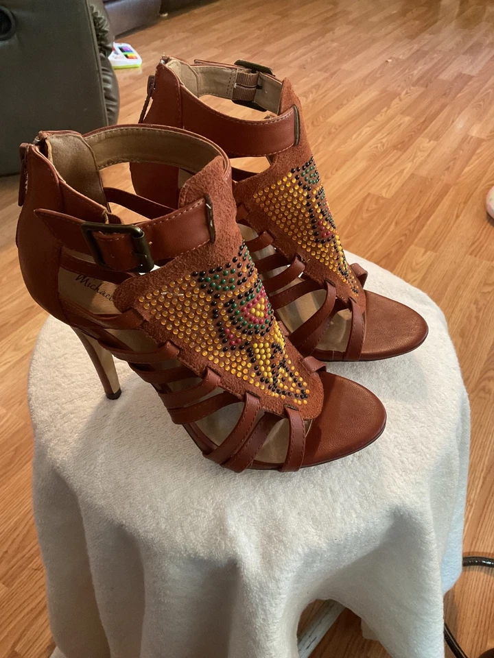 Tacones de aguja Michael Antonio con cuentas para mujer talla 7,5 Foto 2 de 4