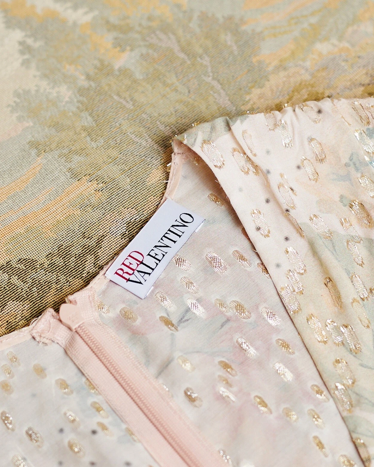 Abito da pattinatore lurex rosso Valentino. Taglia M. CTRL £740