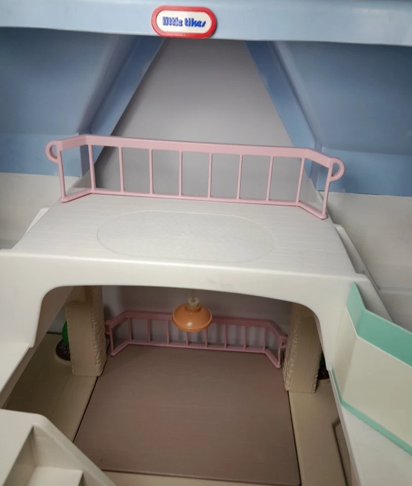 Casa de muñecas Little Tikes vintage techo azul 2 pisos con furgoneta de personas y accesorios Foto 4 de 4