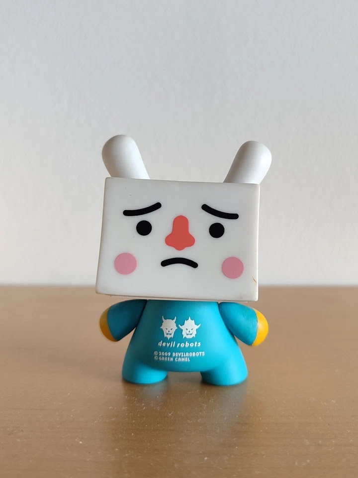 Tofu Dunny Blue Version by Devilrobots X Kidrobot Dunny Series 2009 - Immagine 2 di 3