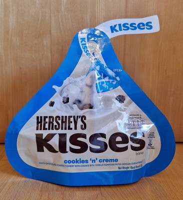 Hershey´s Kisses Cookies ´n´ Creme 82g Beutel US Süßigkeit Schokolade MHD 01.27