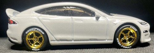 Hot Wheels White Tesla Model S Plaid CUSTOM Wheel & Tire Real Riders - Picture 1 of 5