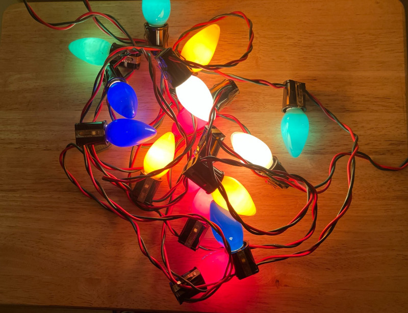 Vintage C9 Christmas lights, Plus Extra Bulbs, Indoor/Outdoor, Weatherproof