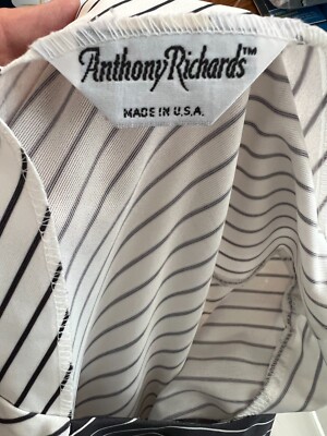 Anthony Richards dress Size 16 Black and White formal dress, lightweight
