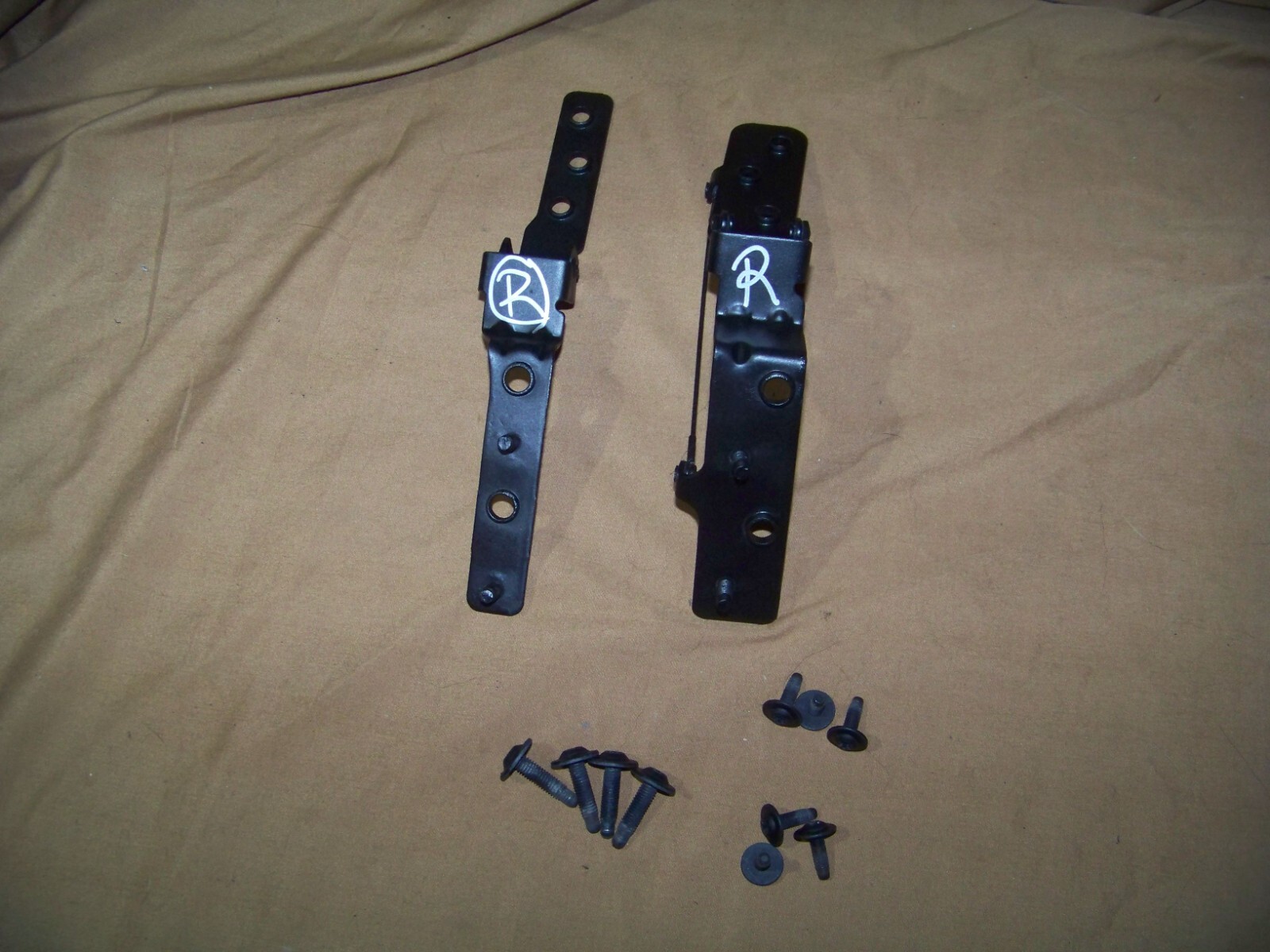 Avalanche Right Rear Storage Box Hinges No Fasteners eBay