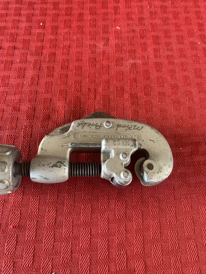 Vintage Ridgid No. 10 1/8” - 1” OD Adjustable Pipe Cutter - Image 3 of 4