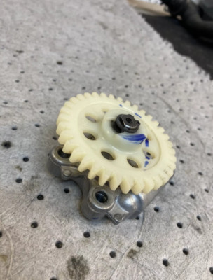 KTM DUKE 125 2022 MOTOR ÖLPUMPE BAUGRUPPE