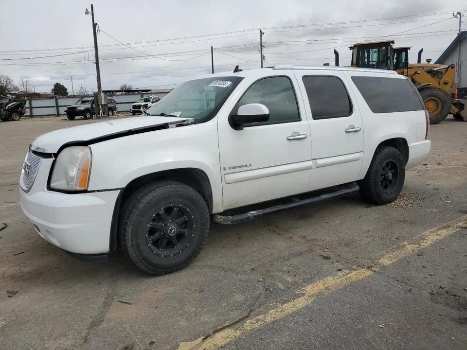 OEM GMC Yukon XL 2008 Rear View Mirror 1365466 - Image 2 of 4