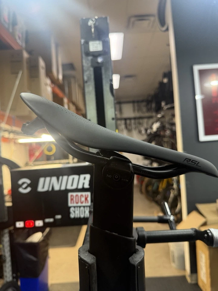 Trek Madone Slr 7 Axs E1 Team Replica Blue Size 56 Cm  - Image 3 of 4