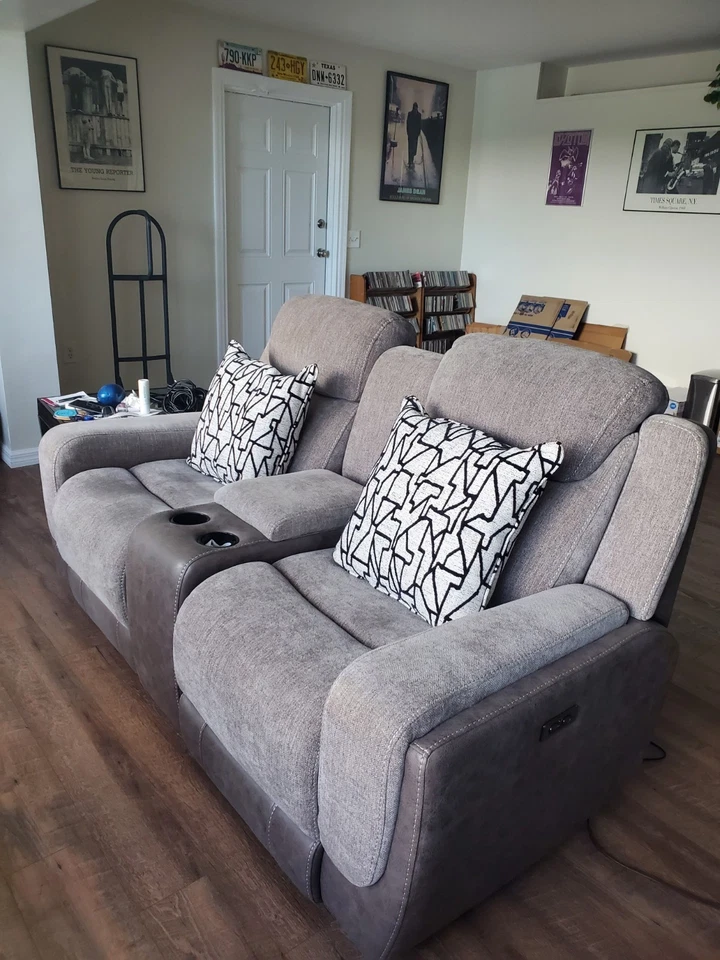 Console reclinável Dual Power Loveseat cinza com 2 travesseiros móveis para sala de estar - Imagem 3 de 3