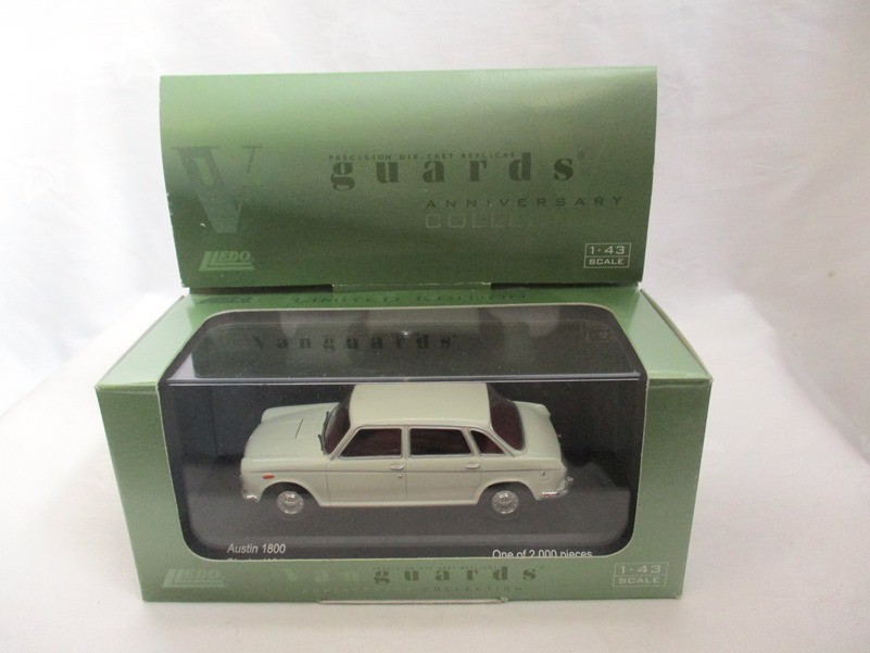 Corgi Vanguards Austin A1800  Glacier White    VA08905
