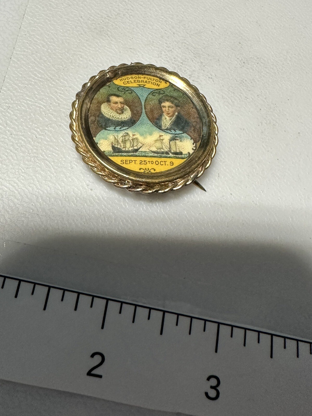 Vintage 1909 Henry Hudson River Robert Fulton Paddle Steamer Pin Pinback Button