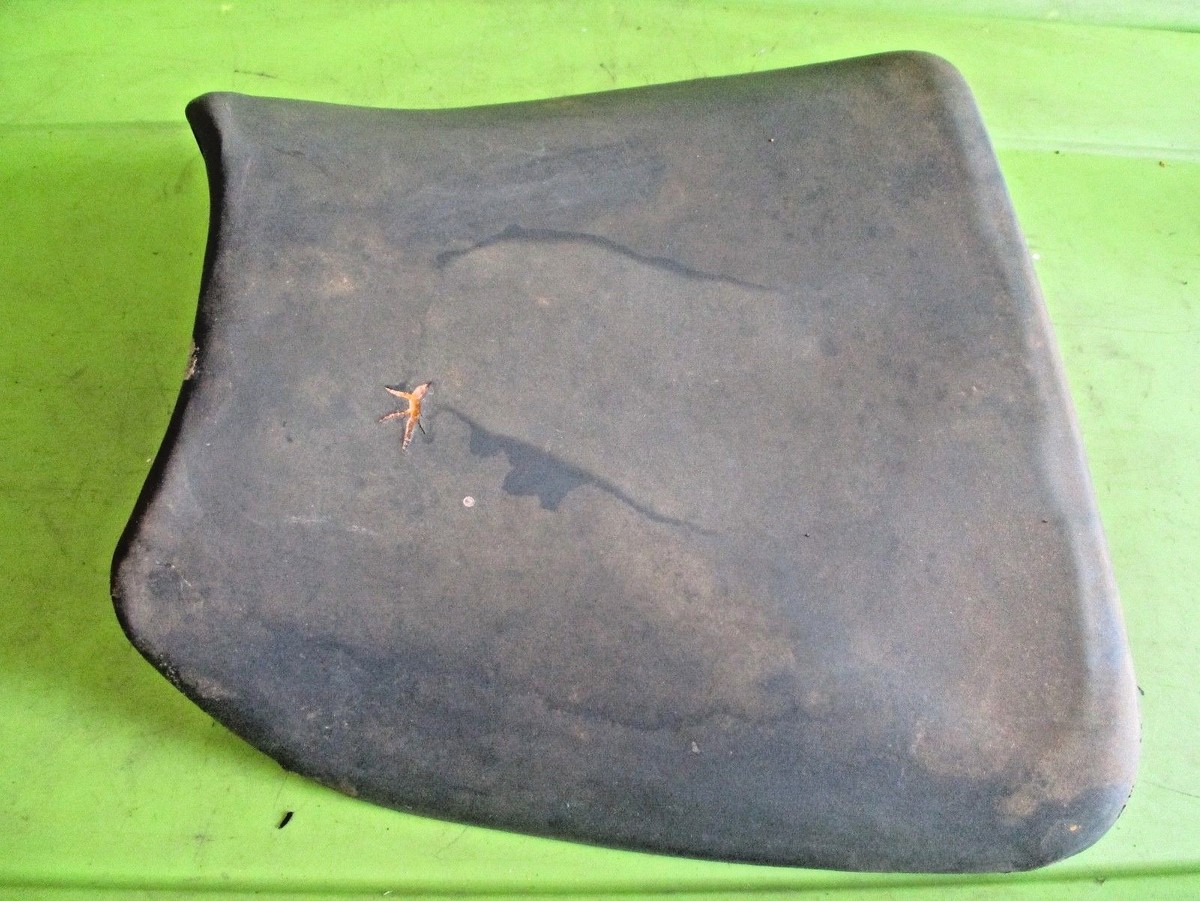 Kawasaki Zx7 L 1994 Front Rider Driver Seat 53001-1686 for sale