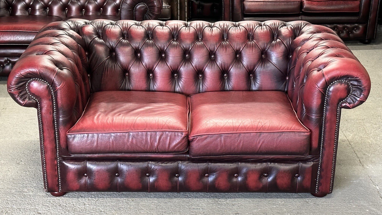 Stunning Oxblood Buttoned 2 Seater Leather Chesterfield Sofa Delivery £90 eBay