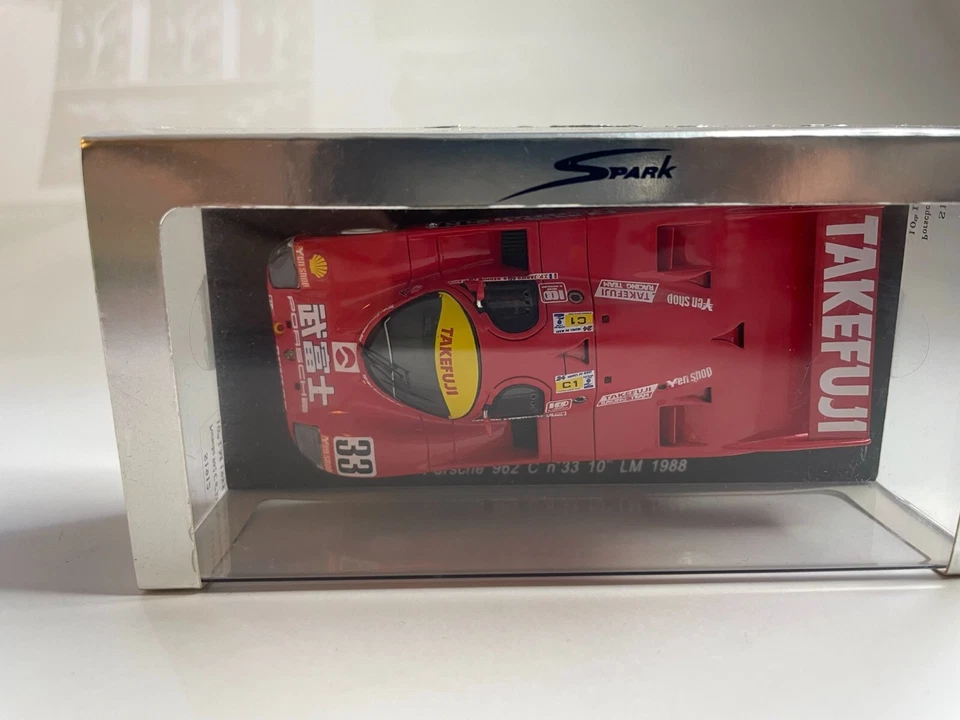 PORSCHE 962 C #33 LE MANS 1988 TAKEFUJI 1/43rd model by SPARK S1912 - Image 2 of 4