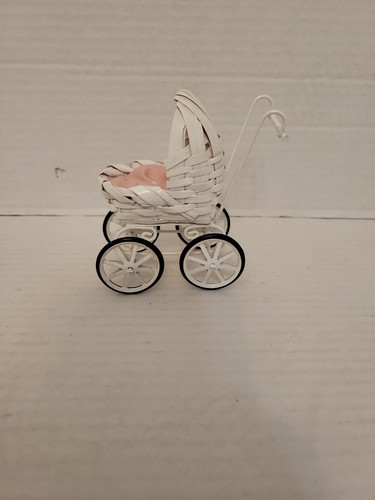 Ancienne miniature maison de poupée panier tissé roues caoutchouc poussette poussette mèche blanche - Photo 7/12