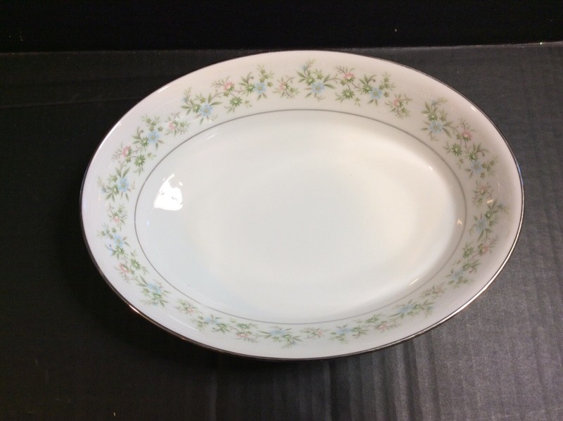 Noritake Savannah 2031 9 3/4 “ vegetable bowl