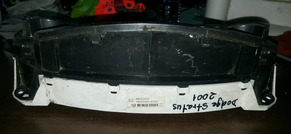 Chrysler Sebring & Dodge Stratus 2001 2002 *MR320612* Indicadores de cuadro de instrumentos Foto 4 de 4