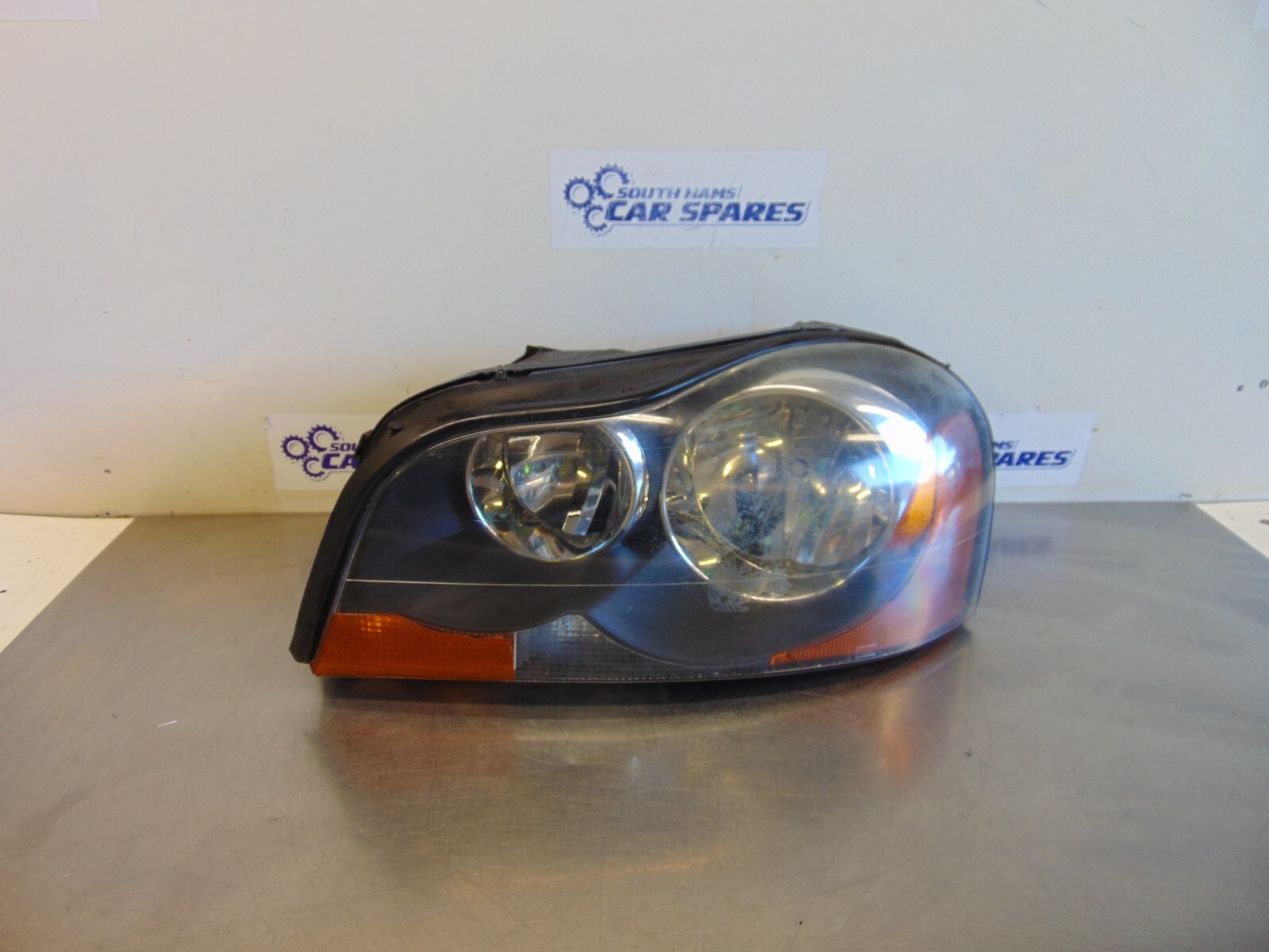 Av532 Volvo Xc90 Left Side Halogen Headlamp RHD 31290888 for sale  