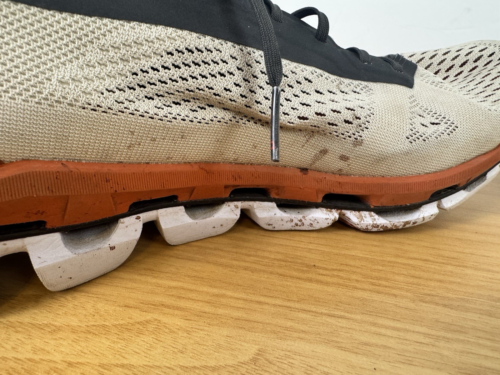 On Cloud Swiss CloudBoom Sandstorm/Eclipse Athlet… - image 9