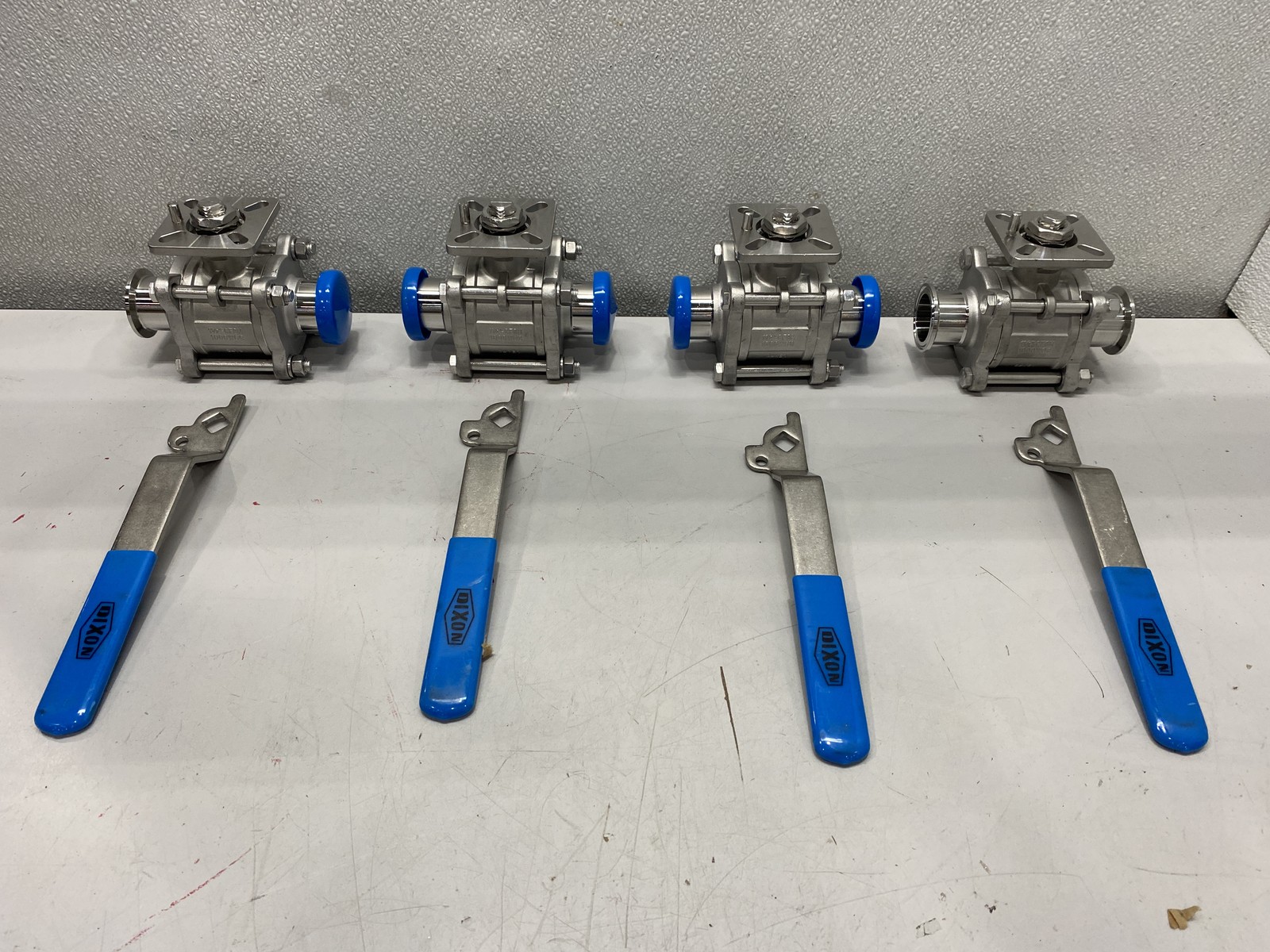 Lot of 4 Dixon 1 1/2" CF8M Hydraulic Ball Valves