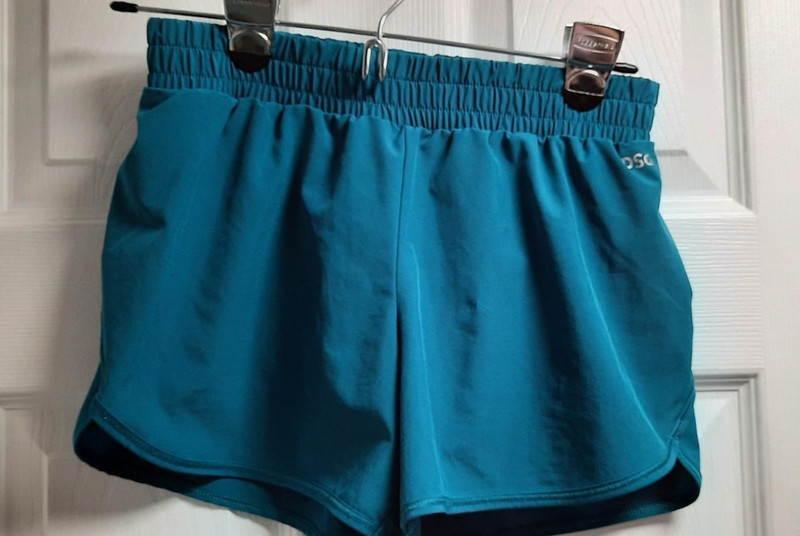 Girls DSG Shorts Medium 10-12 Teal Colored Excellent