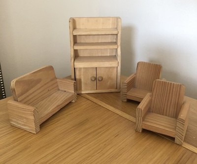 Plan Toys Puppenstubenmöbel aus Holz 