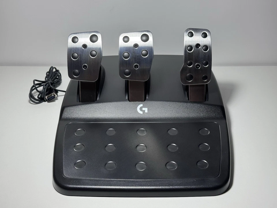 Logitech G923 Racing Wheel e pedais para Xbox Series X|S, Xbox One e PC - Imagem 4 de 4